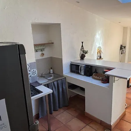 Petite Maison Du Carrefour De La Ceze