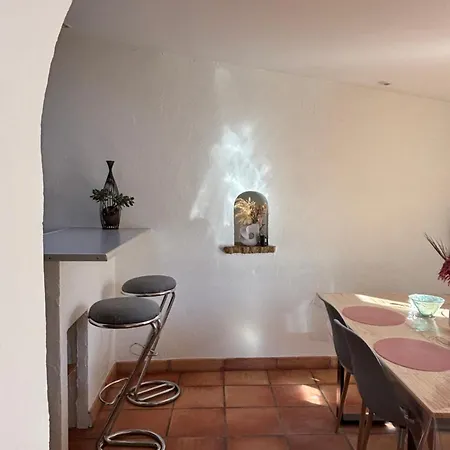 Petite Maison Du Carrefour De La Ceze